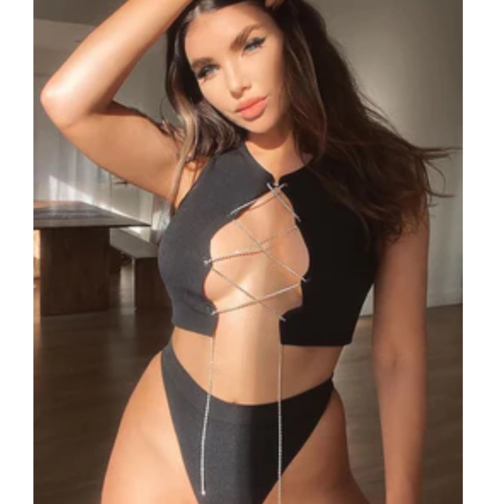 Fashion nova crop top